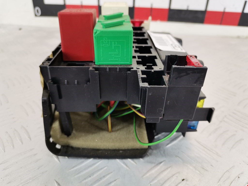 Датчик уровня в бачок омывателя MAZDA 121 1987-1991