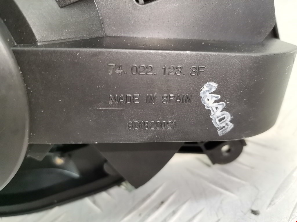 Моторчик (мотор) отопителя салона VOLKSWAGEN Passat B5 1997-2005