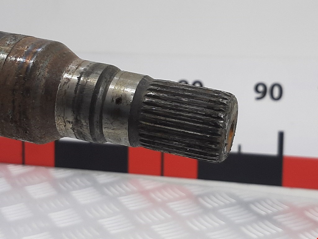 Полуось (привод, приводной вал) передняя правая VOLVO S60 II 2010-2018