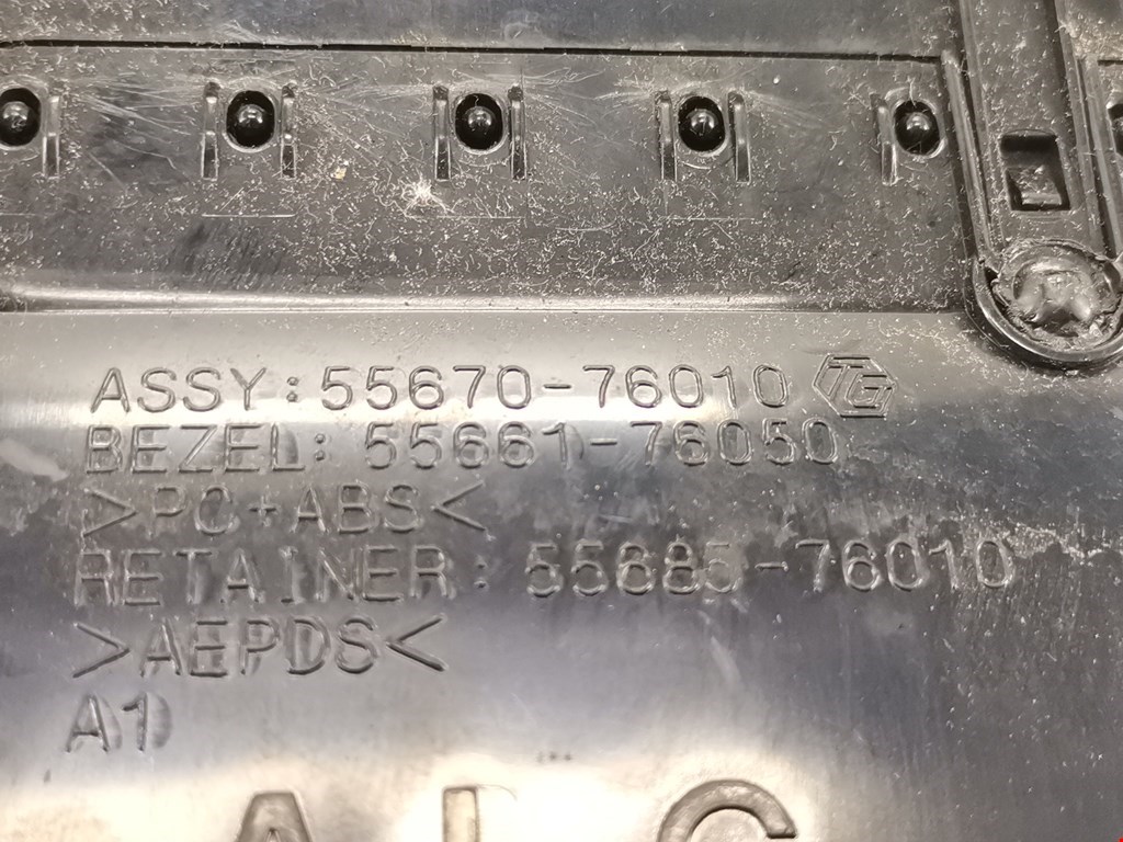 Дефлектор воздушный LEXUS CT 2010-2018