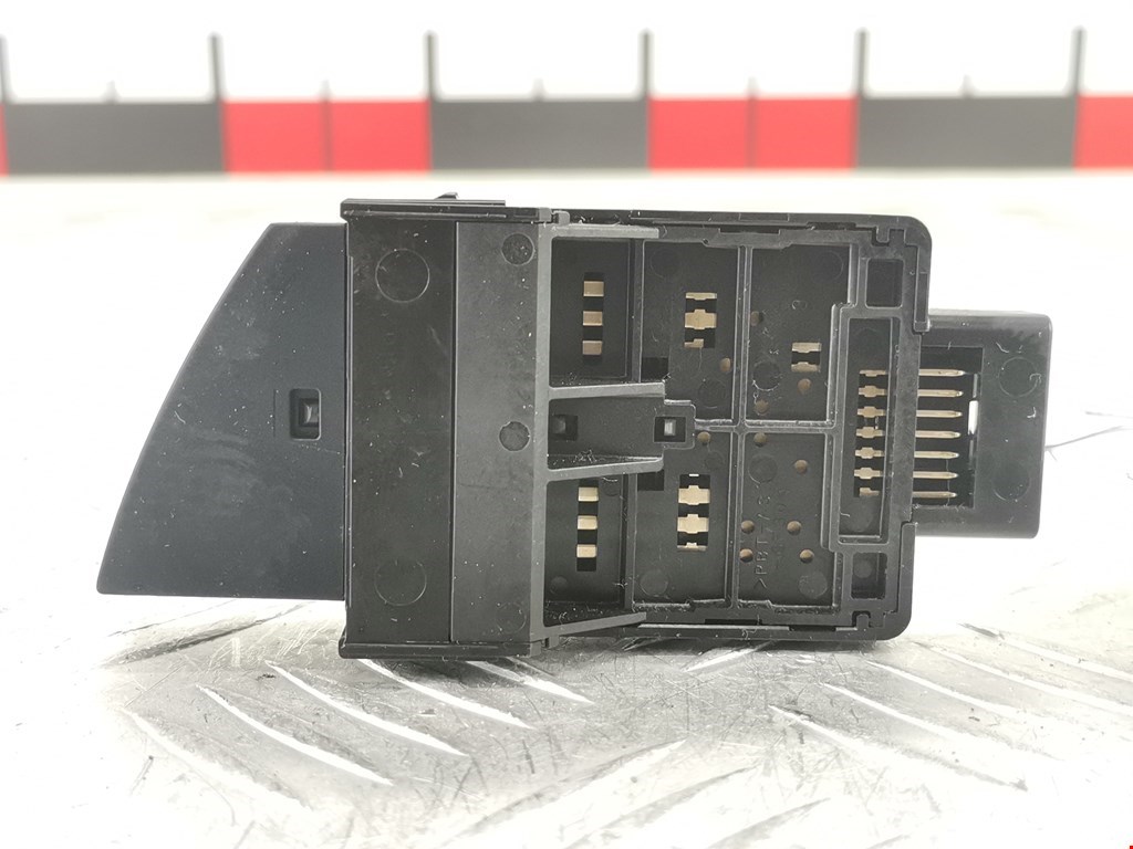 Кнопка аварийной сигнализации (аварийки) LEXUS CT 2010-2018