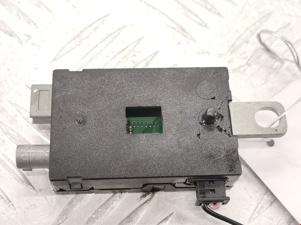 Усилитель антенны VOLVO S60 II 2010-2018