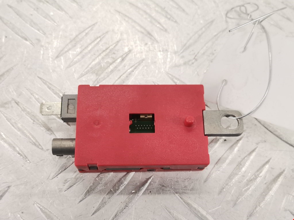 Усилитель антенны VOLVO S60 II 2010-2018