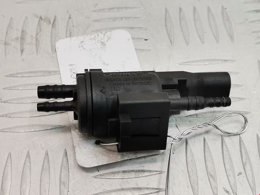 Клапан воздушного фильтра Mercedes E-Class (W212) (2009-2016)