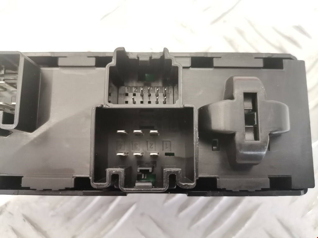 Блок управления стеклоподъемниками FORD Escape 2012-2015