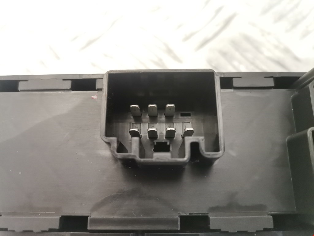 Блок управления стеклоподъемниками FORD Escape 2012-2015