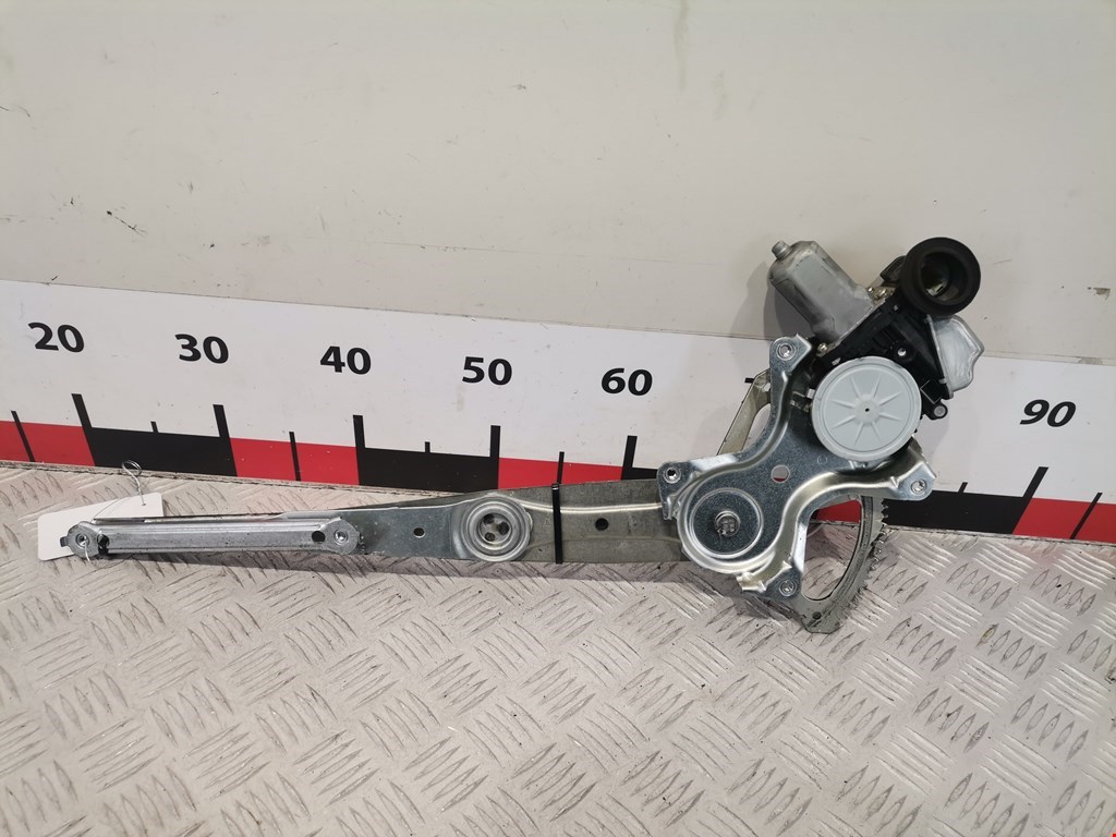 Стеклоподъемник передний левый LEXUS CT 2010-2018