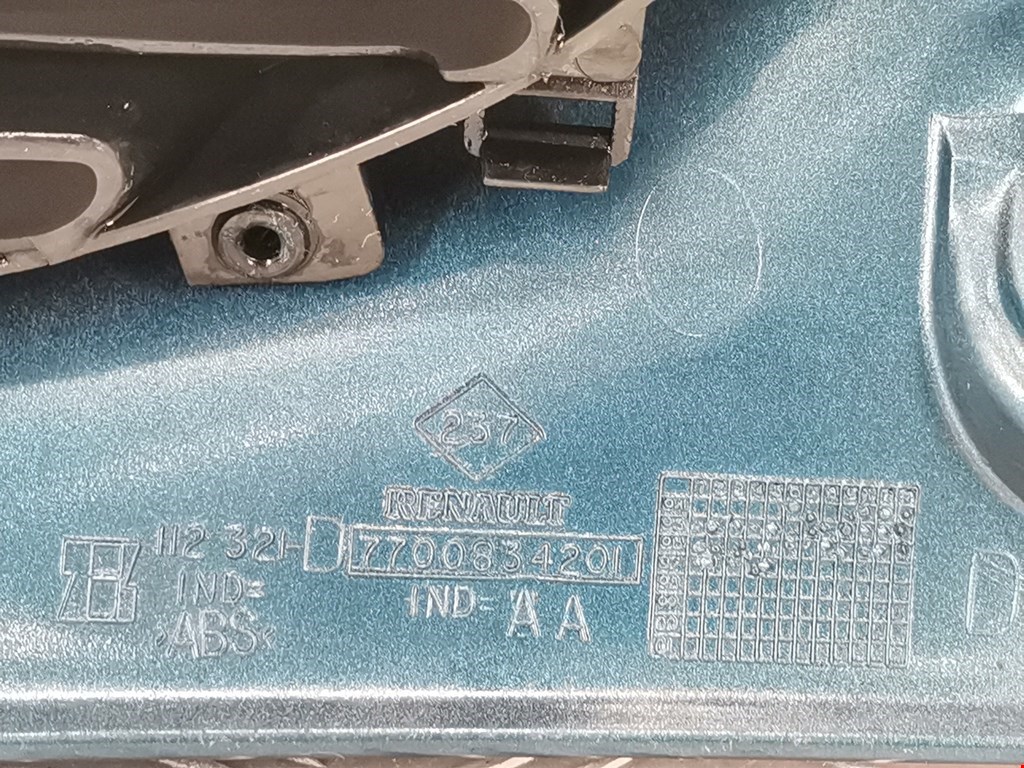 Решетка радиатора RENAULT Megane I 1996-2002