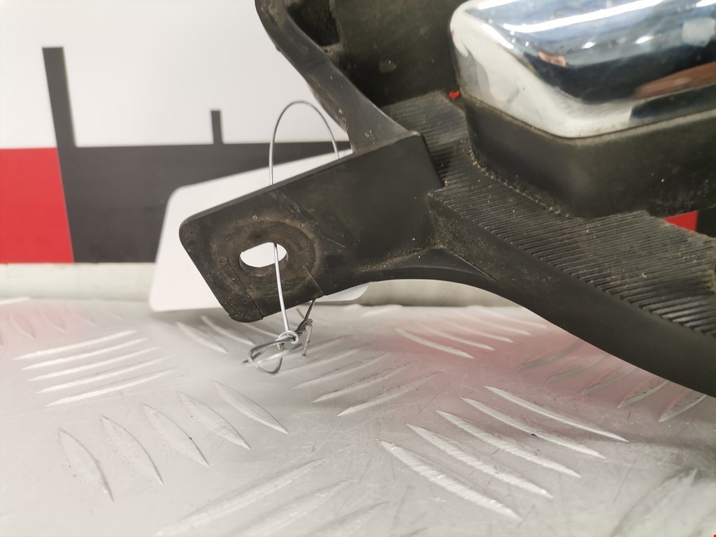 Решетка радиатора NISSAN Almera Tino 2000-2006