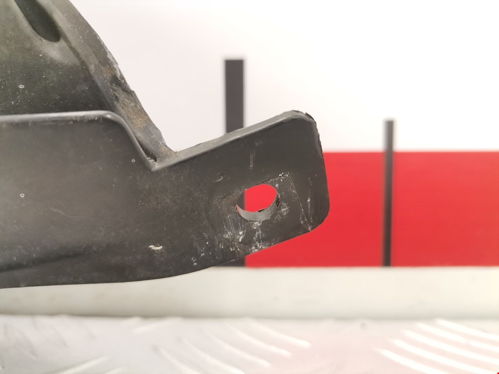 Решетка радиатора NISSAN Almera Tino 2000-2006