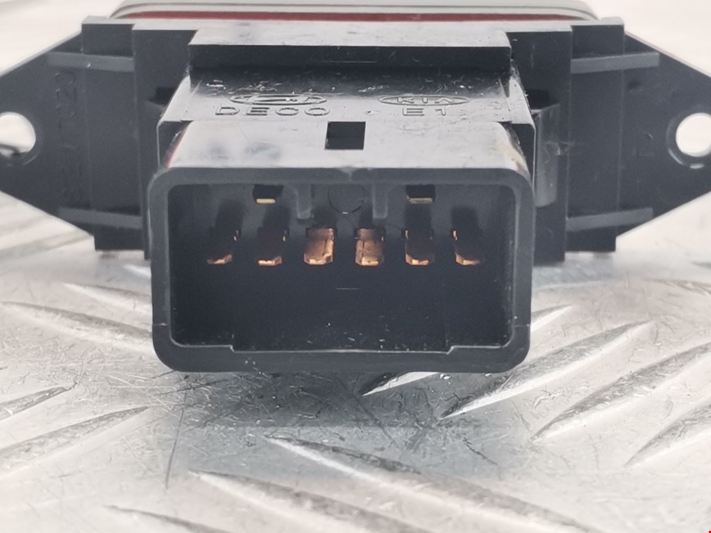 Кнопка аварийной сигнализации (аварийки) KIA Carens 1999-2002