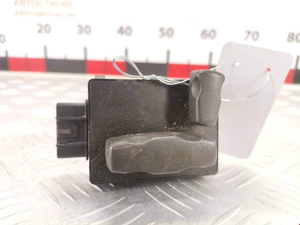 Кнопка регулировки сидения Chevrolet TrailBlazer 1 (2001-2009)