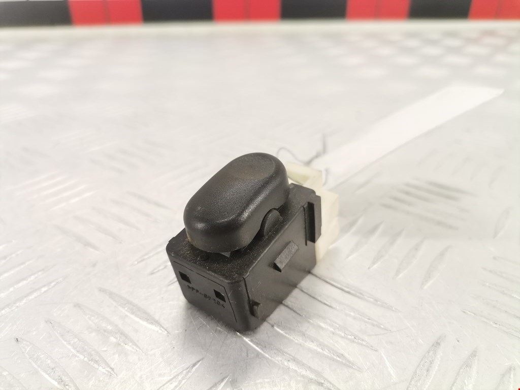 Кнопка регулировки сидения Chevrolet TrailBlazer 1 (2001-2009)