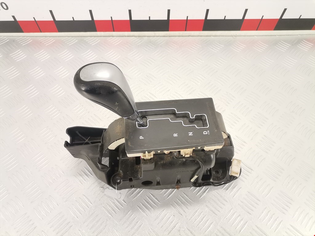 Кулиса (селектор) АКПП/МКПП в салоне DODGE Magnum 2003-2008