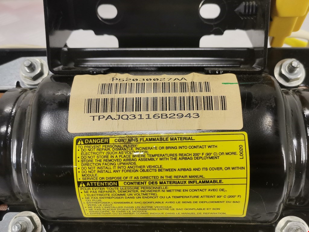 Подушка безопасности пассажирская (в торпедо) DODGE Magnum 2003-2008