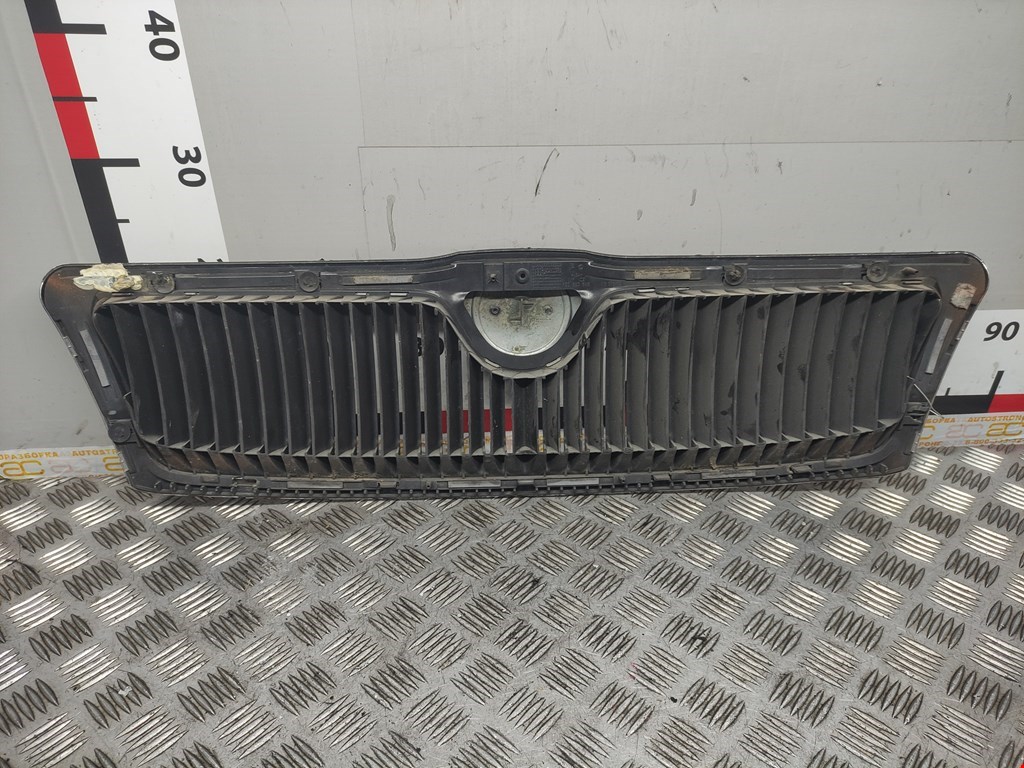 Решетка радиатора SKODA Octavia A5 1Z- 2004-2013