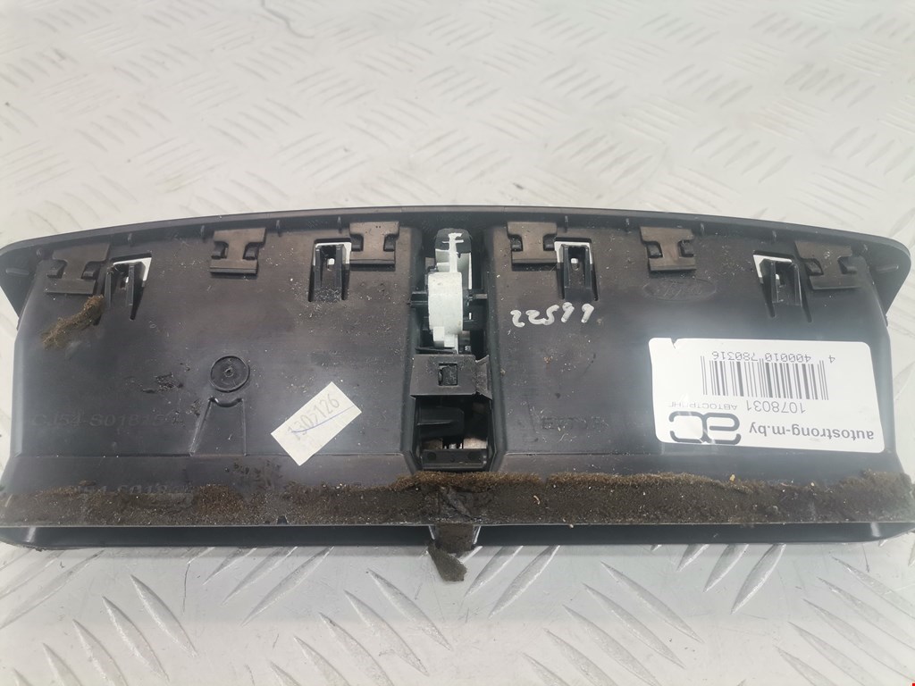 Дефлектор воздушный FORD Escape 2012-2015