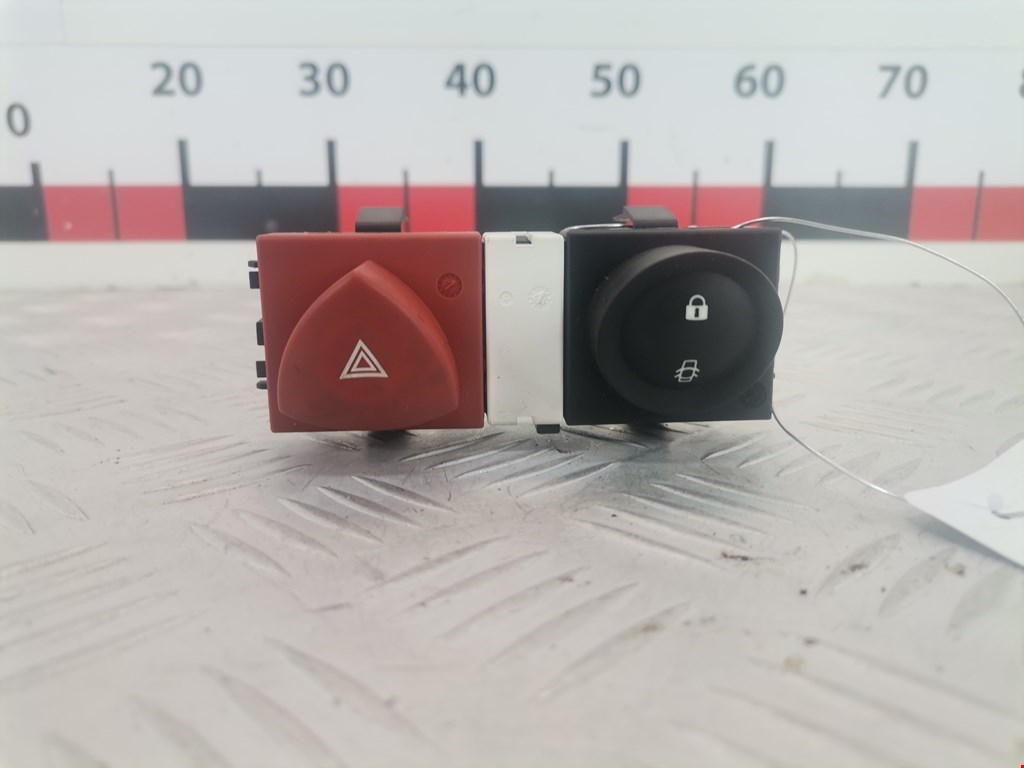 Кнопка аварийной сигнализации (аварийки) RENAULT Megane II 2002-2009