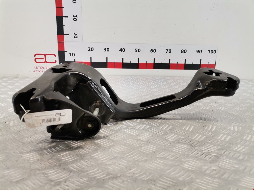 Кронштейн (крепление лапа траверса) кпп BMW X3 (E83) (2003-2010)