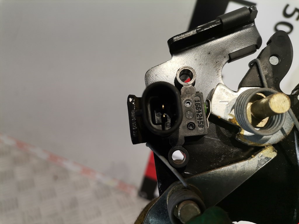 Замок багажника (крышки двери) CHEVROLET TrailBlazer 2001-2008