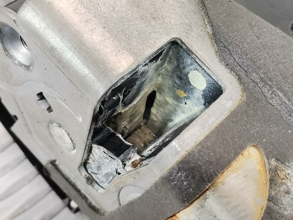 Замок двери задней правой FORD Fiesta 2008-2012