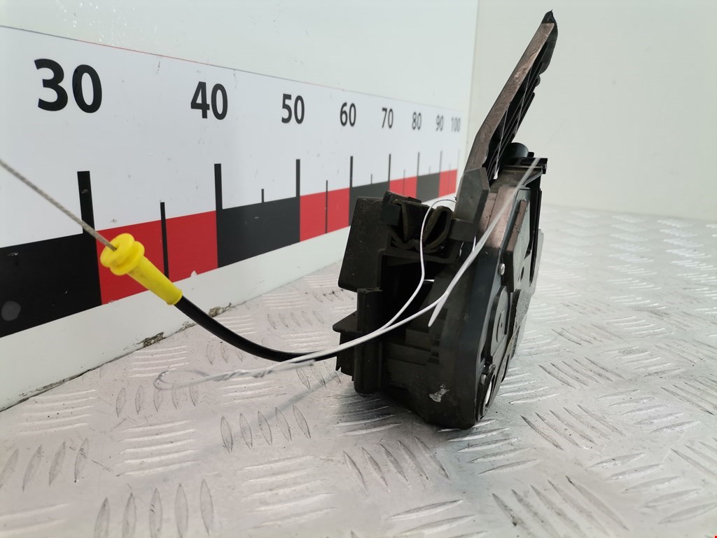 Замок двери задней левой FORD Fiesta 2008-2012