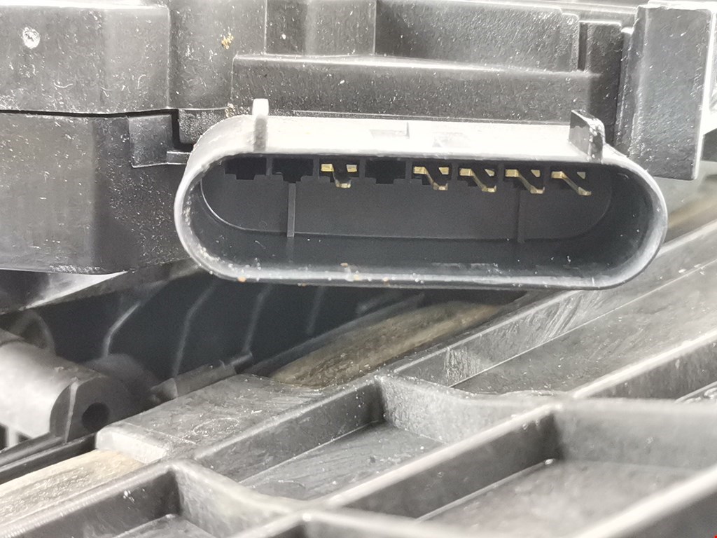 Замок двери задней левой FORD Fiesta 2008-2012