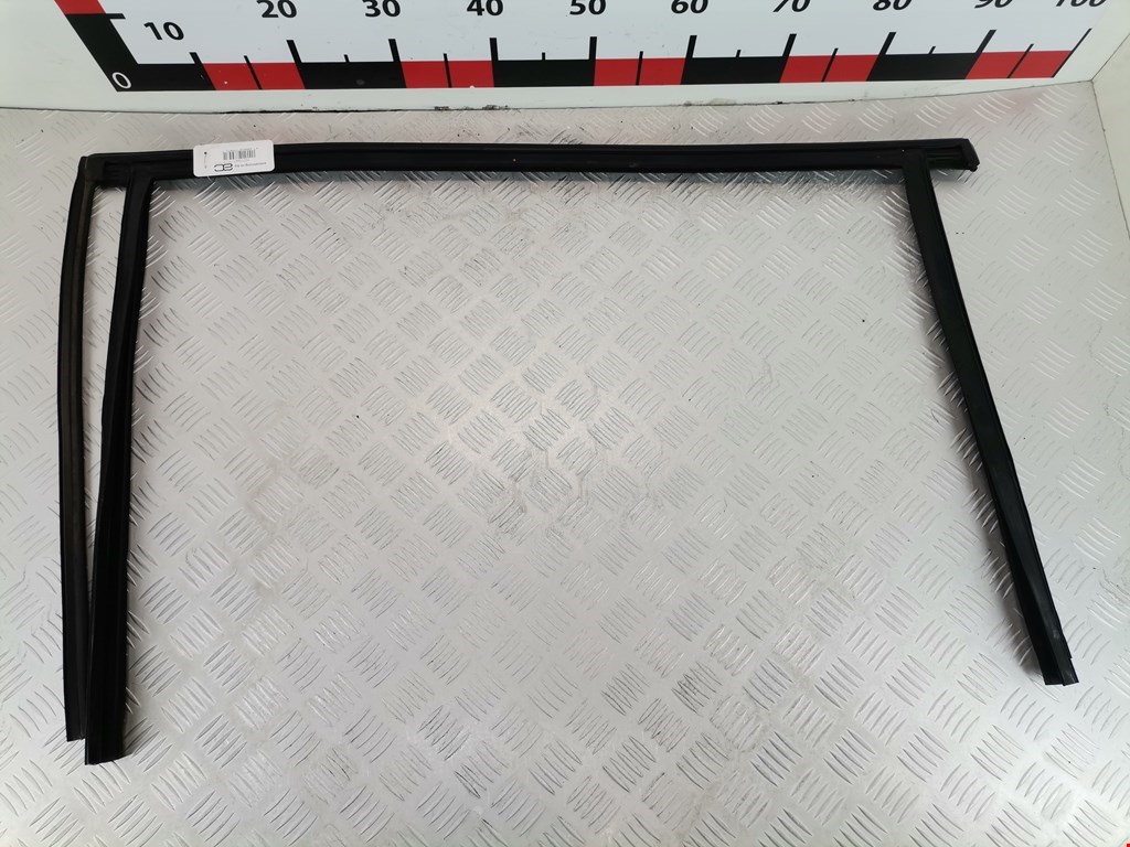 Уплотнитель (внутри) FORD Galaxy 2006-2015