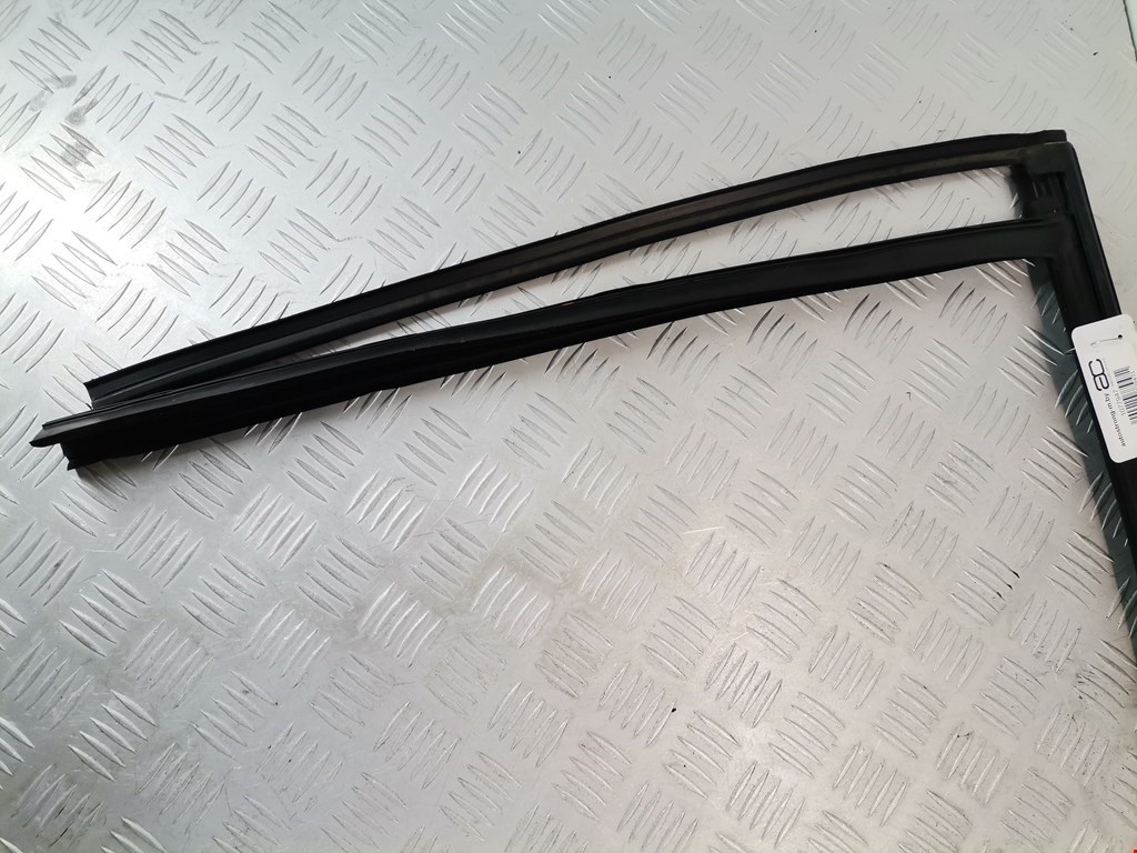 Уплотнитель (внутри) FORD Galaxy 2006-2015