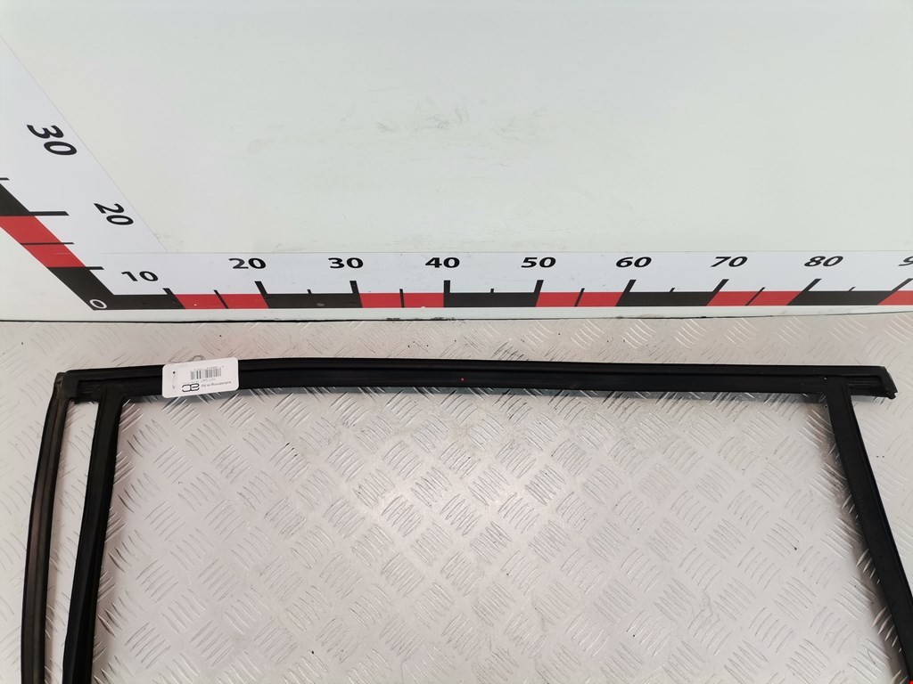 Уплотнитель (внутри) FORD Galaxy 2006-2015