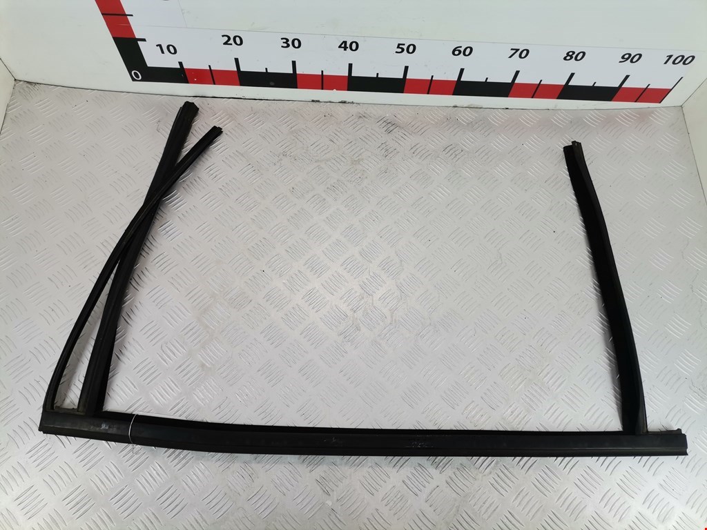 Уплотнитель (внутри) FORD Galaxy 2006-2015