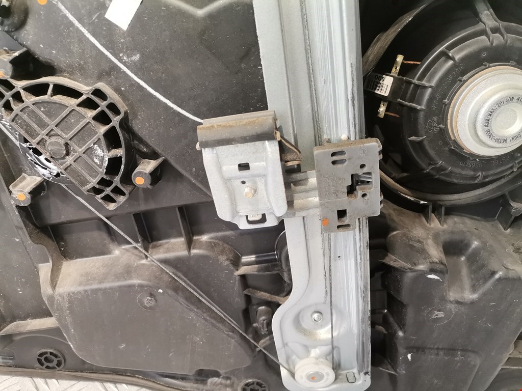 Стеклоподъемник передний правый HYUNDAI Sonata VI YF 2009-2014