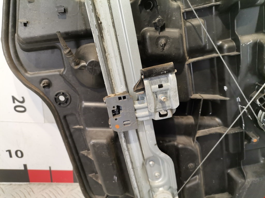 Стеклоподъемник передний правый HYUNDAI Sonata VI YF 2009-2014