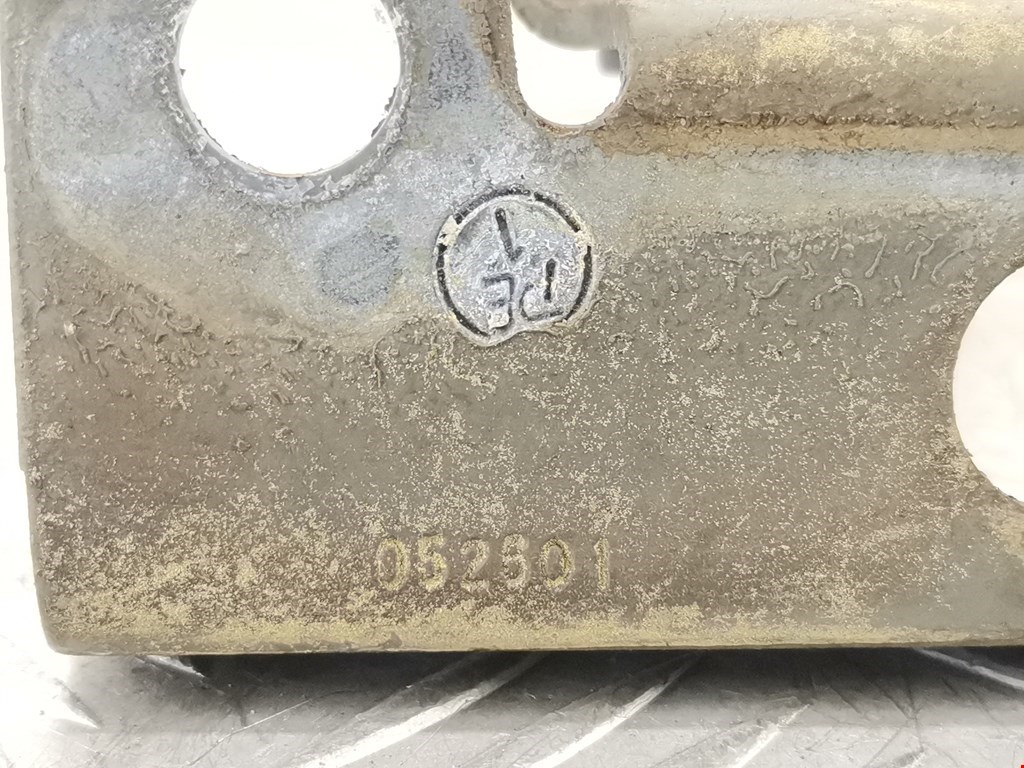 Петля капота левая/правая CHEVROLET TrailBlazer 2001-2008