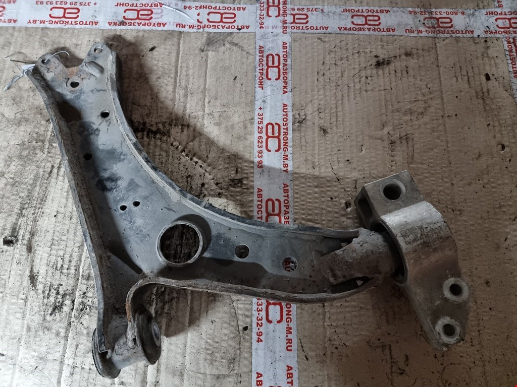 Рычаг передний левый Volkswagen Caddy 3 (2004-2015)