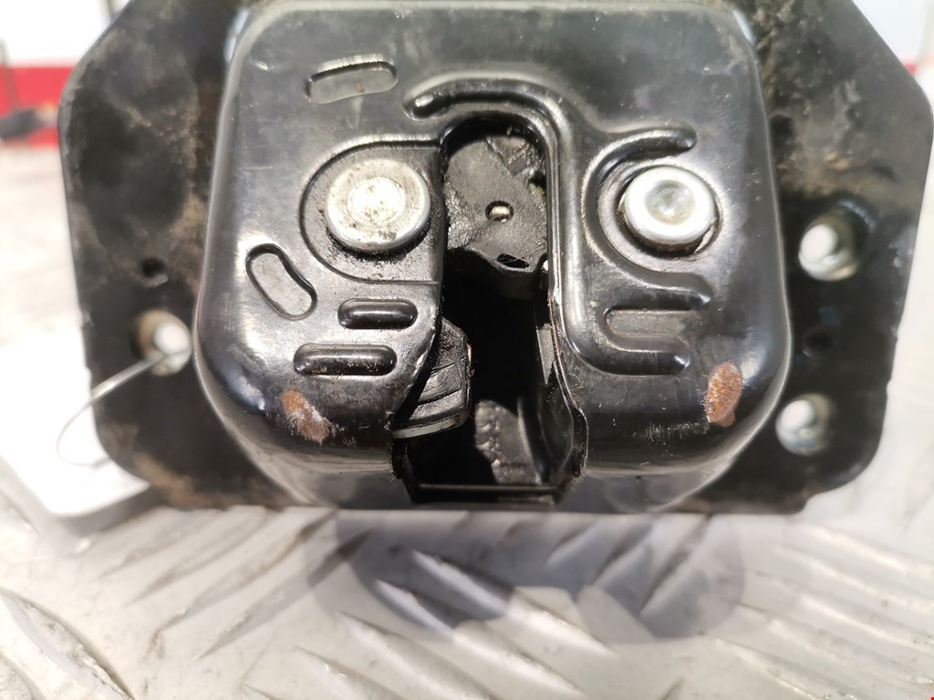 Замок багажника (крышки двери) FORD Escape 2012-2015