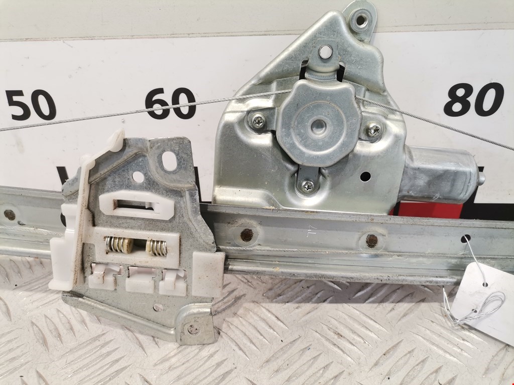 Стеклоподъемник задний левый SUZUKI Grand Vitara 2005-2015