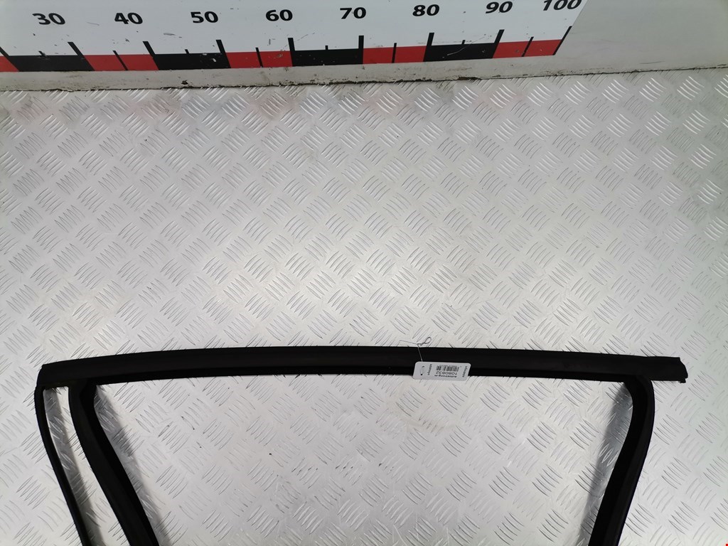 Уплотнитель (внутри) FORD Galaxy 2006-2015