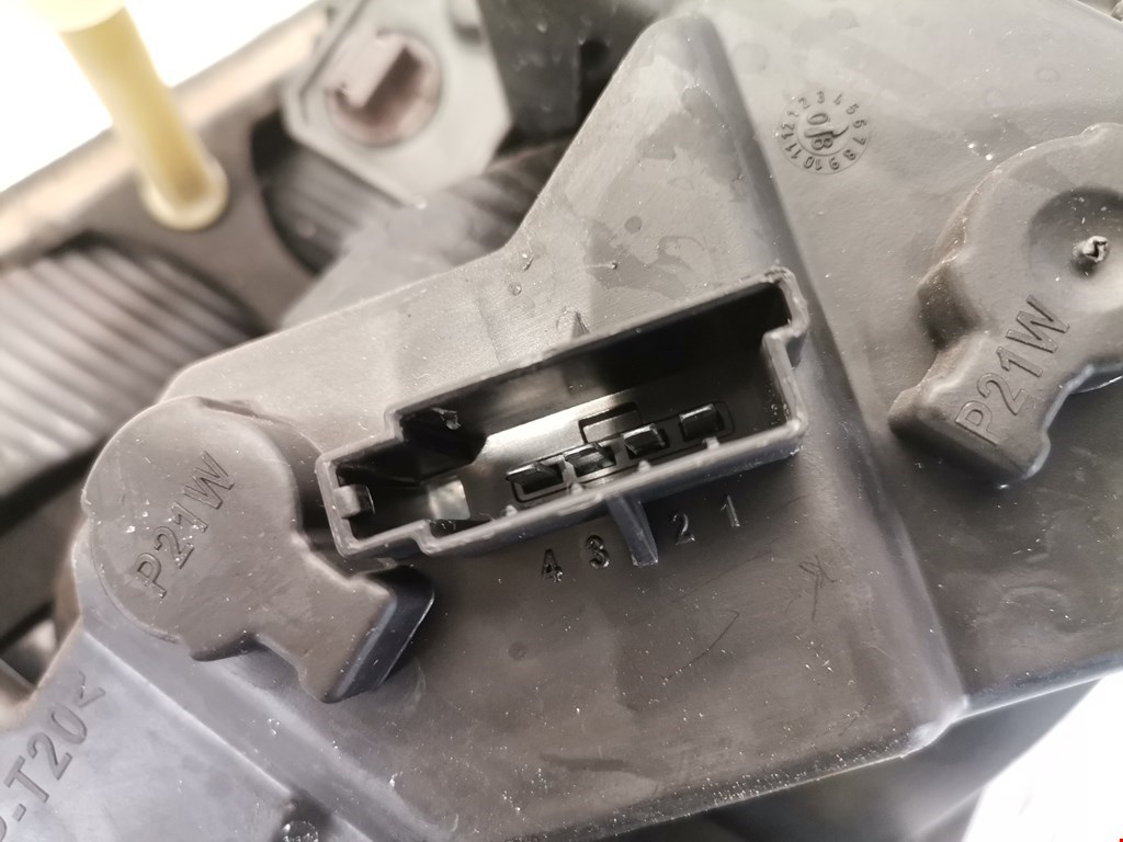 Фонарь задний внутренний правый FORD Galaxy 2006-2015