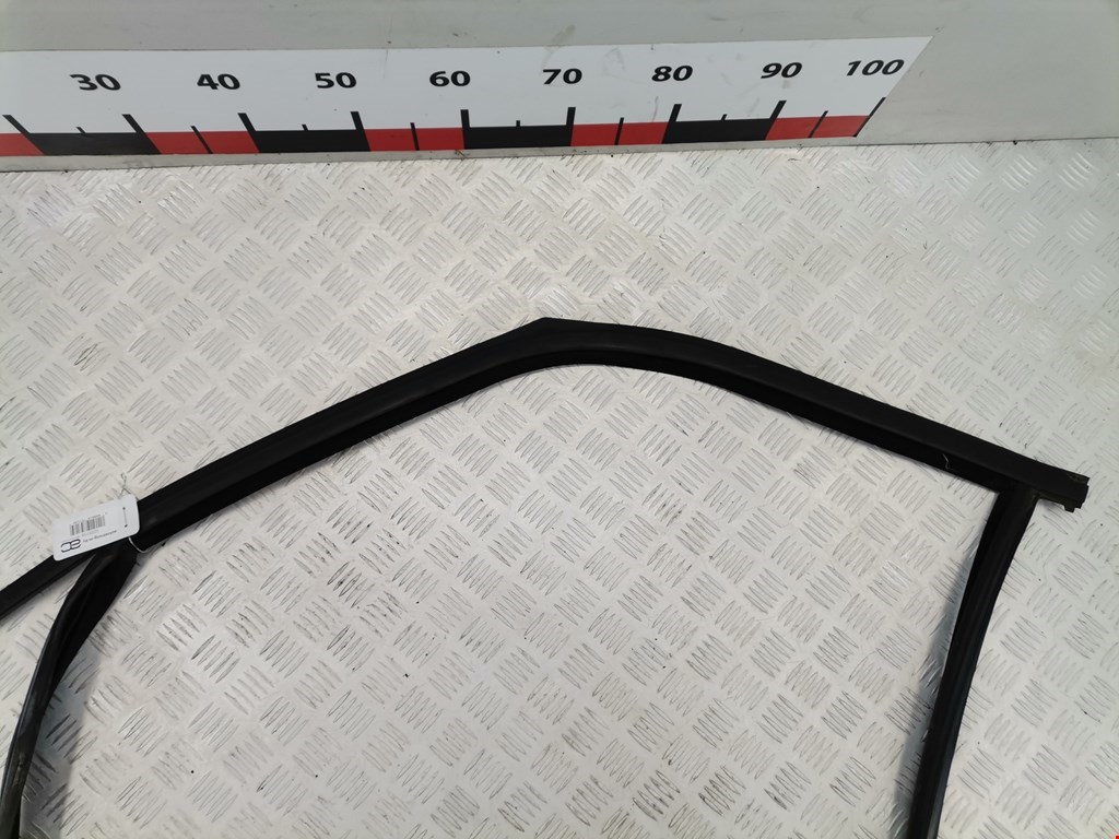 Уплотнитель (внутри) FORD Galaxy 2006-2015