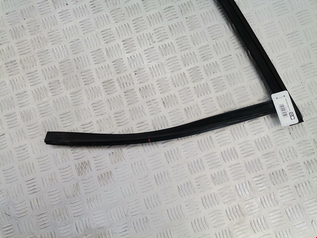 Уплотнитель (внутри) FORD Galaxy 2006-2015