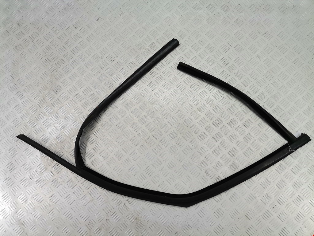 Уплотнитель (внутри) FORD Galaxy 2006-2015