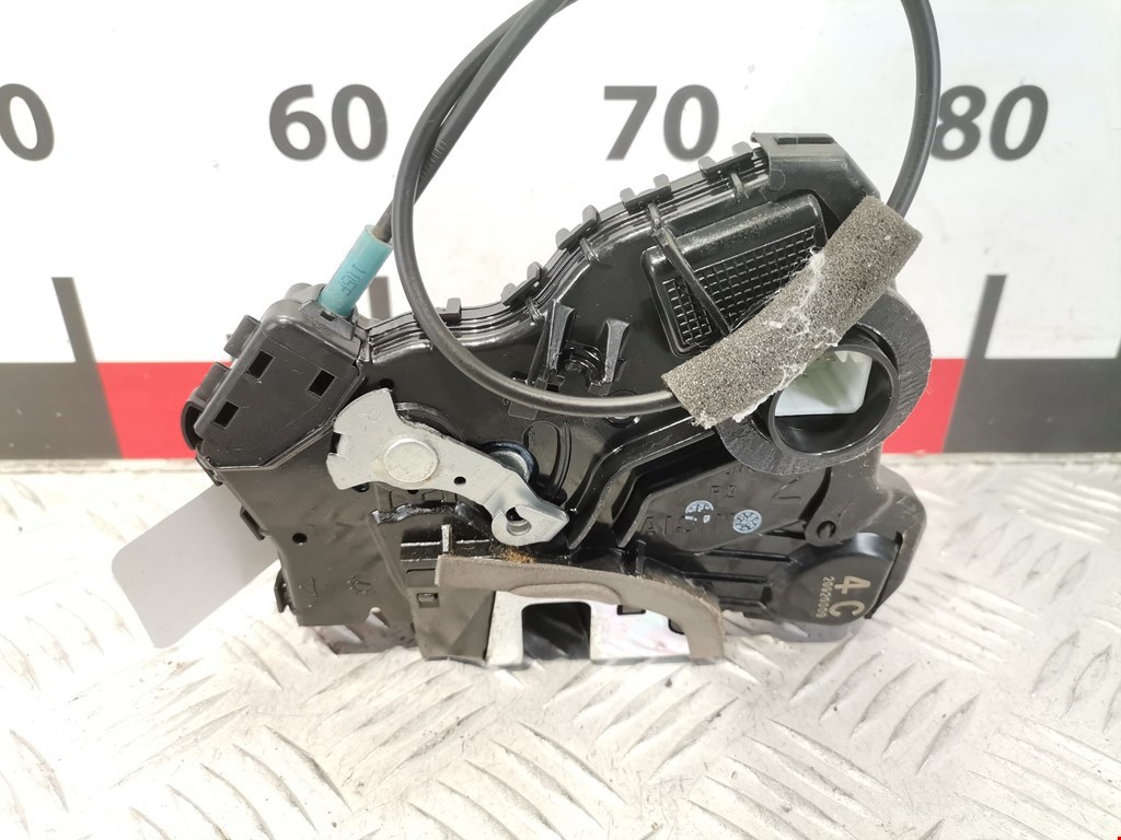 Замок двери передней правой LEXUS CT 2010-2018