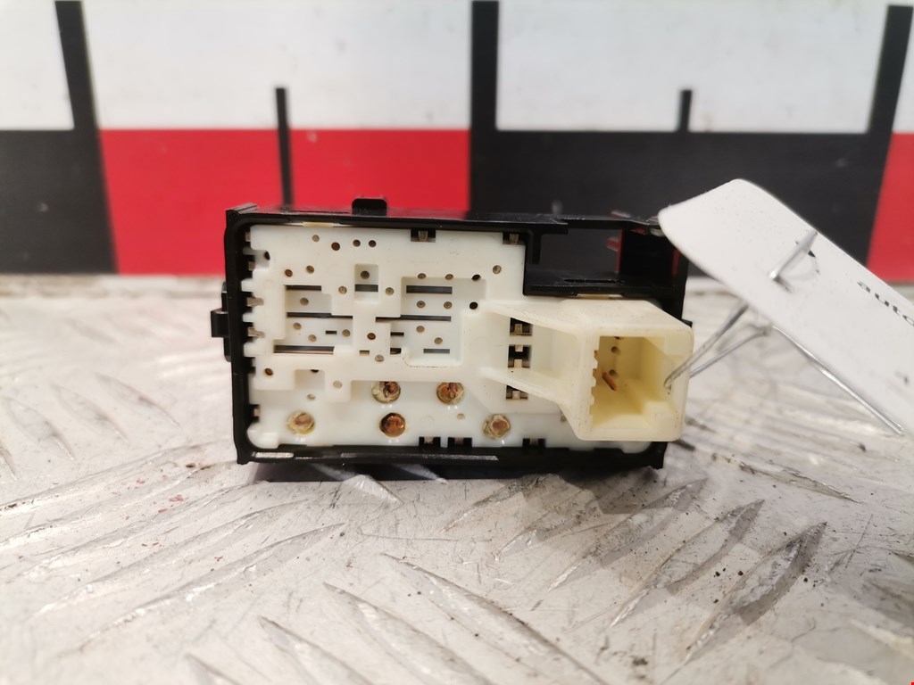 Кнопка стеклоподъемника LEXUS CT 2010-2018