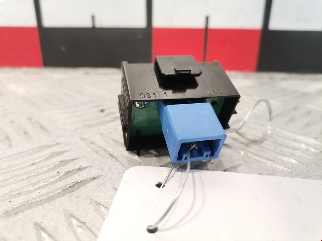 Кнопка центрального замка LEXUS CT 2010-2018