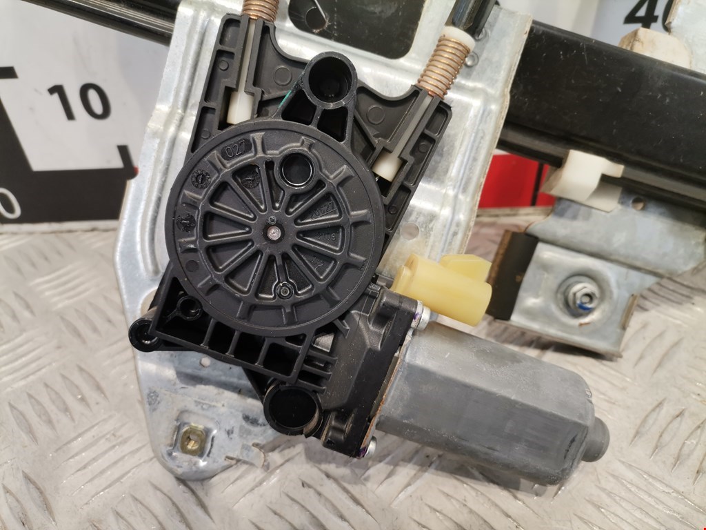 Стеклоподъемник задний правый CHEVROLET TrailBlazer 2001-2008