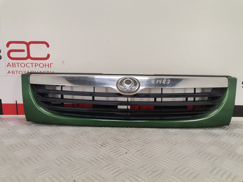 Решетка радиатора MAZDA 121 1987-1991