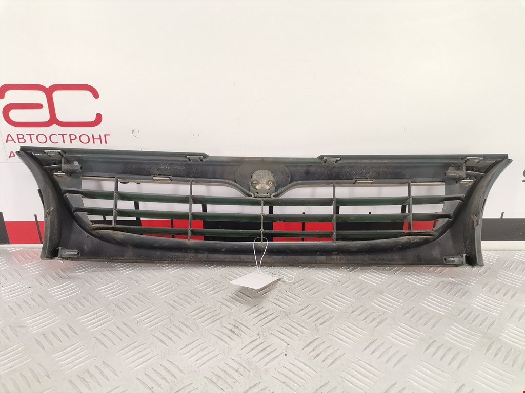 Решетка радиатора MAZDA 121 1987-1991