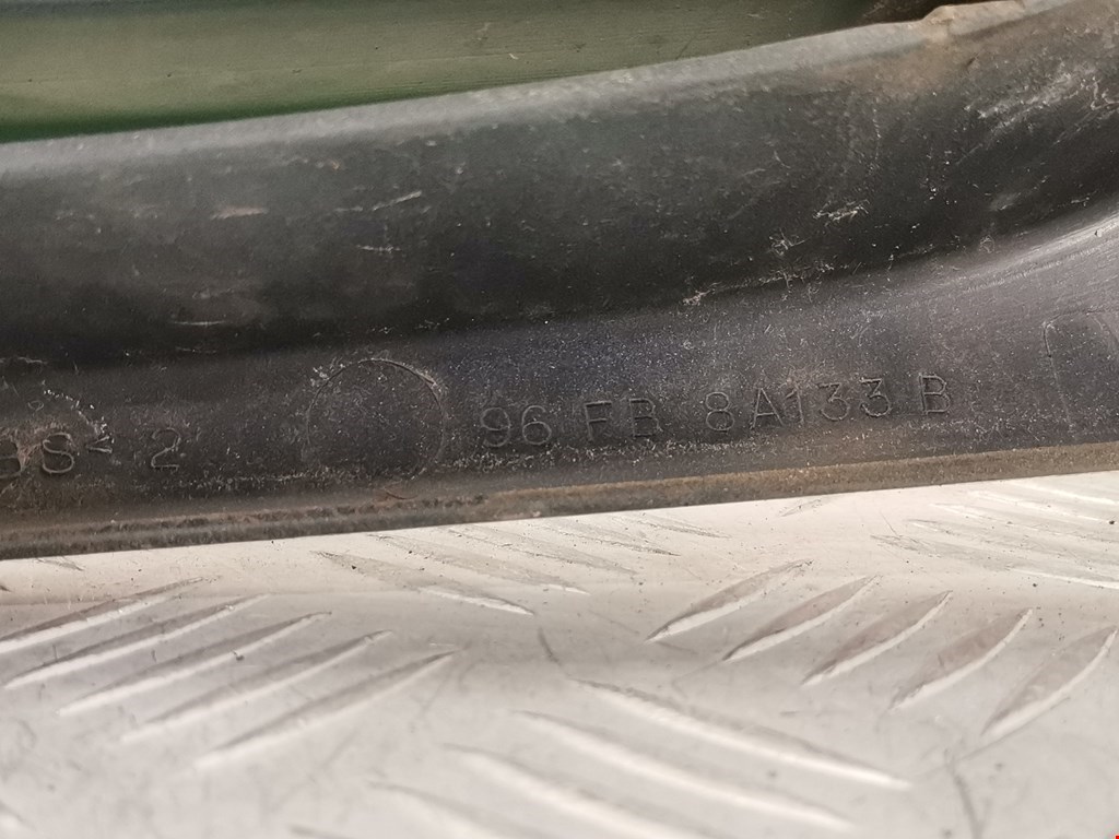 Решетка радиатора MAZDA 121 1987-1991