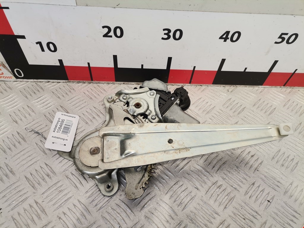 Стеклоподъемник задний правый LEXUS CT 2010-2018